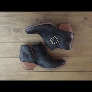 Korks by Korkease black booties